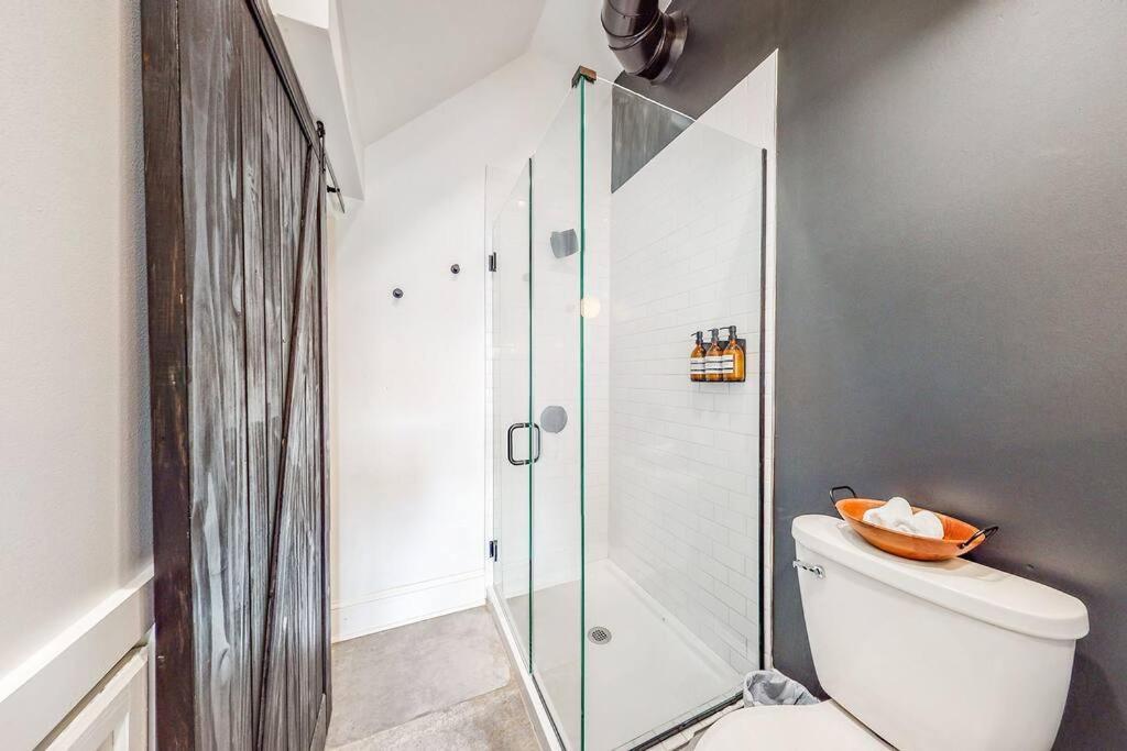 Luxury 8 Bed/4 Ba Nulu Home Private Yard/Parking Луисвилл Экстерьер фото